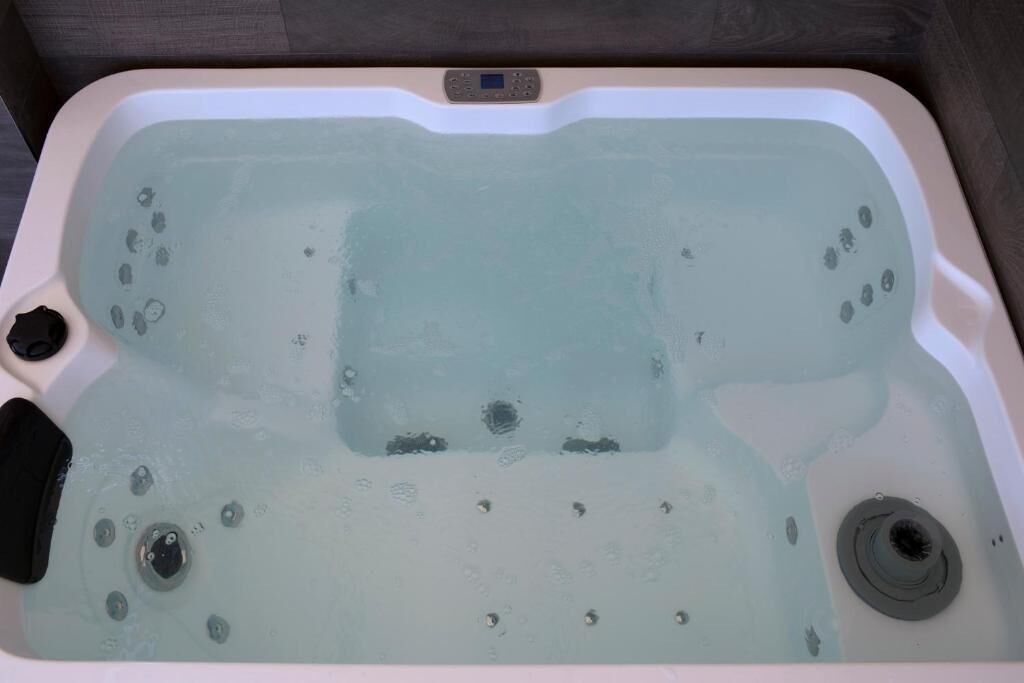 Deluxe Double Room with Side Sea View (with Exclusive Jacuzzi) | Miscellaneous