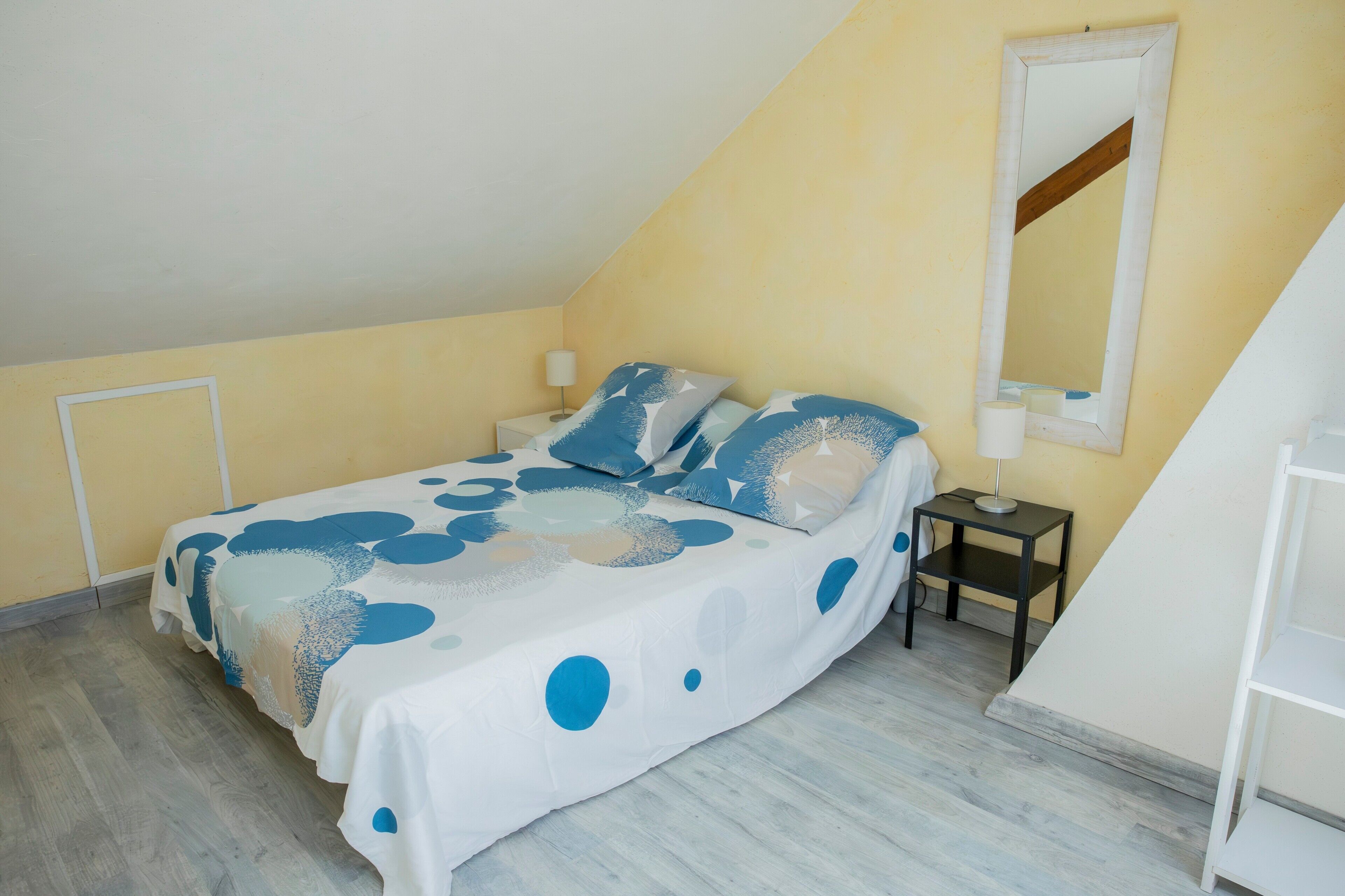 4 slaapkamers, een strijkplank/strijkijzer, wifi, beddengoed