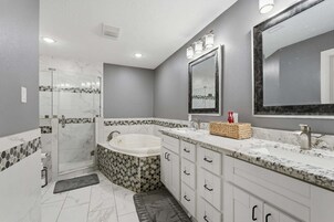 Townhome, 3 Bedrooms | Bathroom | Towels