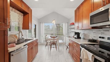 Casa de ciudad, 3 habitaciones | Cocina privada