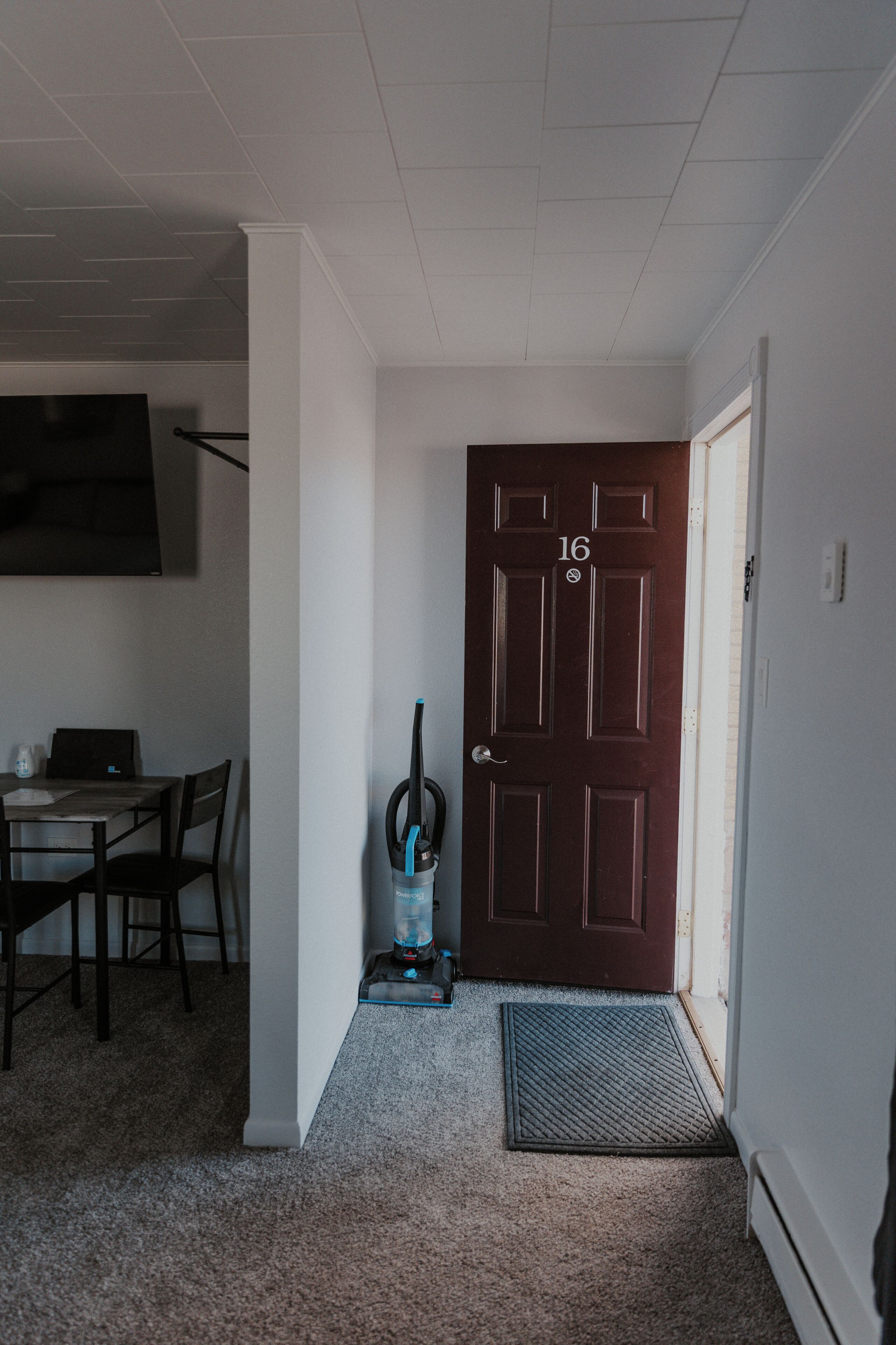 المنشأة من الداخل