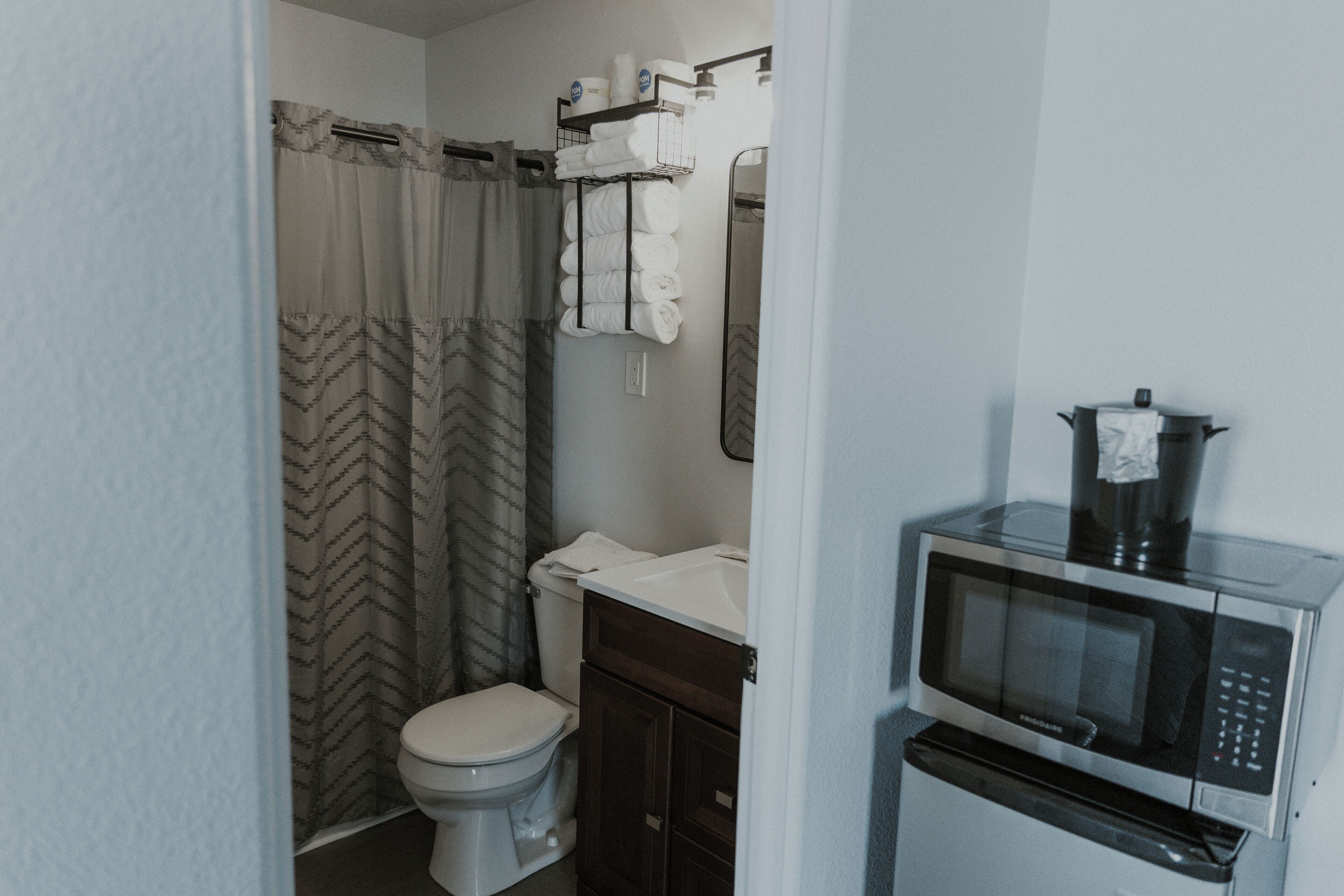 Quarto clássico, 2 camas Queen, para não fumantes | Banheiro