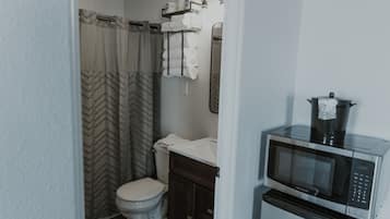 Quarto clássico, 2 camas Queen, para não fumantes | Banheiro