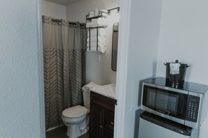 Bathroom - The Last Resort (Sault Ste. Marie)