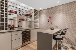 House - Luxury Knightsbridge 4-bedroom House With Central AC (London)