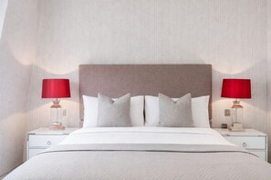 House - Luxury Knightsbridge 4-bedroom House With Central AC (London)