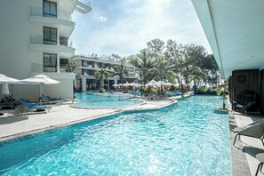 Outdoor pool - Coastal 1 bd apartment near the sea (Choeng Thale)