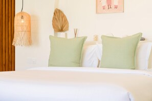 4 bedrooms, bed sheets