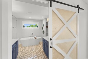 Hair dryer, towels - Prana Sanctuary: Luxury 4 Bedroom Home in Heart of Anna Maria (Anna Maria)