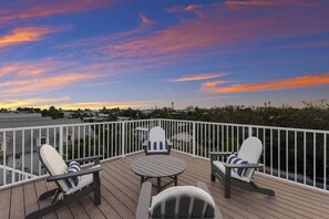 Property grounds - Prana Sanctuary: Luxury 4 Bedroom Home in Heart of Anna Maria (Anna Maria)