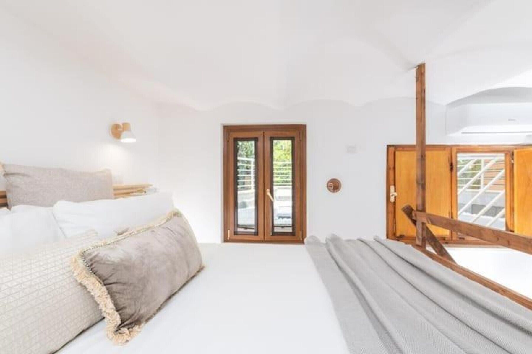 2 habitaciones, escritorio, tabla de planchar con plancha y wifi gratis 