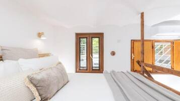 2 habitaciones, escritorio, tabla de planchar con plancha y wifi gratis