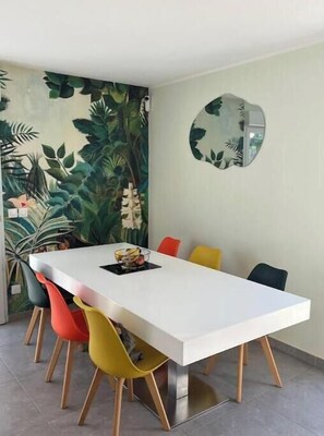 Dining - Villa Indigo - New house with Mediterranean gardens & beach access (La Ciotat)