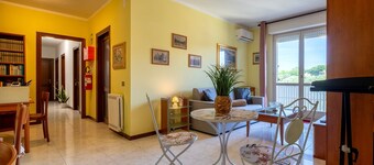 Habitación Matrimonial con Terraza Compartida, Wi-Fi y Aire Acondicionado