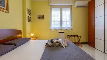1 chambre, fer et planche à repasser, Wi-Fi, literie fournie