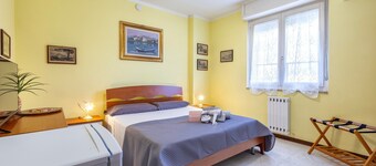 Room 'Matrimoniale- Terrazzo Condiviso' with Shared Terrace, Wi-Fi and Air Conditioning