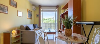 Room 'Matrimoniale- Terrazzo Condiviso' with Shared Terrace, Wi-Fi and Air Conditioning