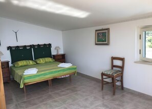 Room - Holiday Home 'Villa Letizia_petit' with Sea View, Shared Pool and Private Garden (San Lucido)