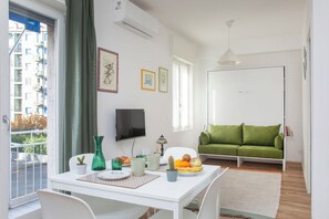 Dining - Lambrate Design District - Apartment a stone's throw from the subway (Milano)