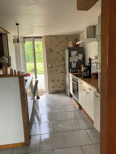 A COUNTRY HOUSE to discover with children