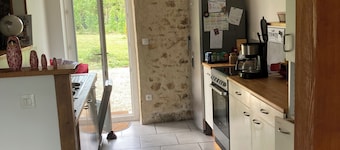A COUNTRY HOUSE to discover with children