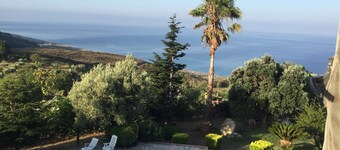 Holiday Home 'Villa Letizia 16 Pax' with Sea View, Private Pool and Wi-Fi