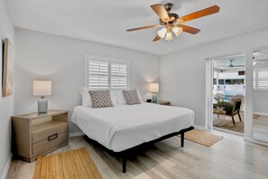 2 bedrooms, iron/ironing board, free WiFi, bed sheets - Mermaid Dreams - Perfect Location Close to Everything! (Bradenton)