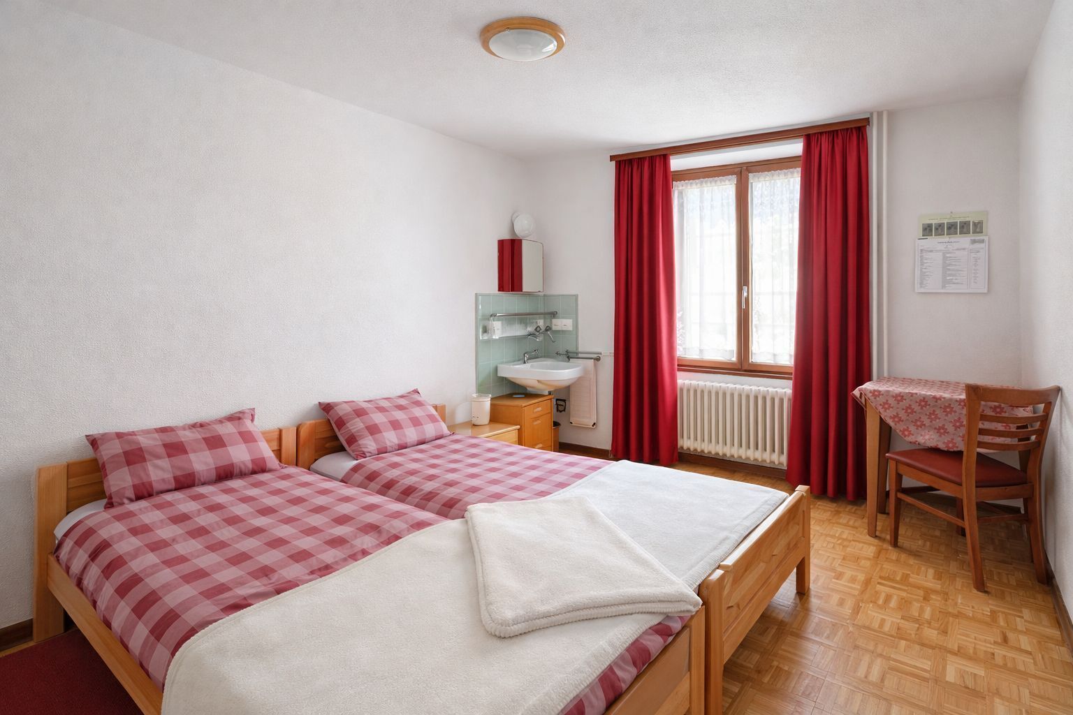 Basic Double or Twin Room, Mountain View