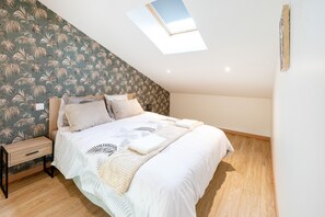 Room - Farmhouse “Le Gîte de Laluby” with Jacuzzi and Air Conditioning (Arx)