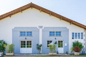 Exterior - Farmhouse “Le Gîte de Laluby” with Jacuzzi and Air Conditioning (Arx)