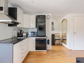 Fridge, microwave, oven, cookware/dishes/utensils