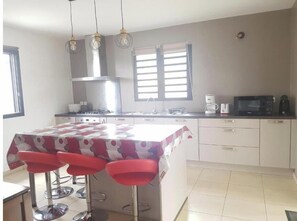 Microwave, oven, stovetop, dishwasher - Le P'tit Rubis - Close to the volcano (Le Tampon)