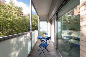 Outdoor dining - StayVNG Bright & Modern 2bd 111 l Centre Vilanova (Vilanova i la Geltrú)