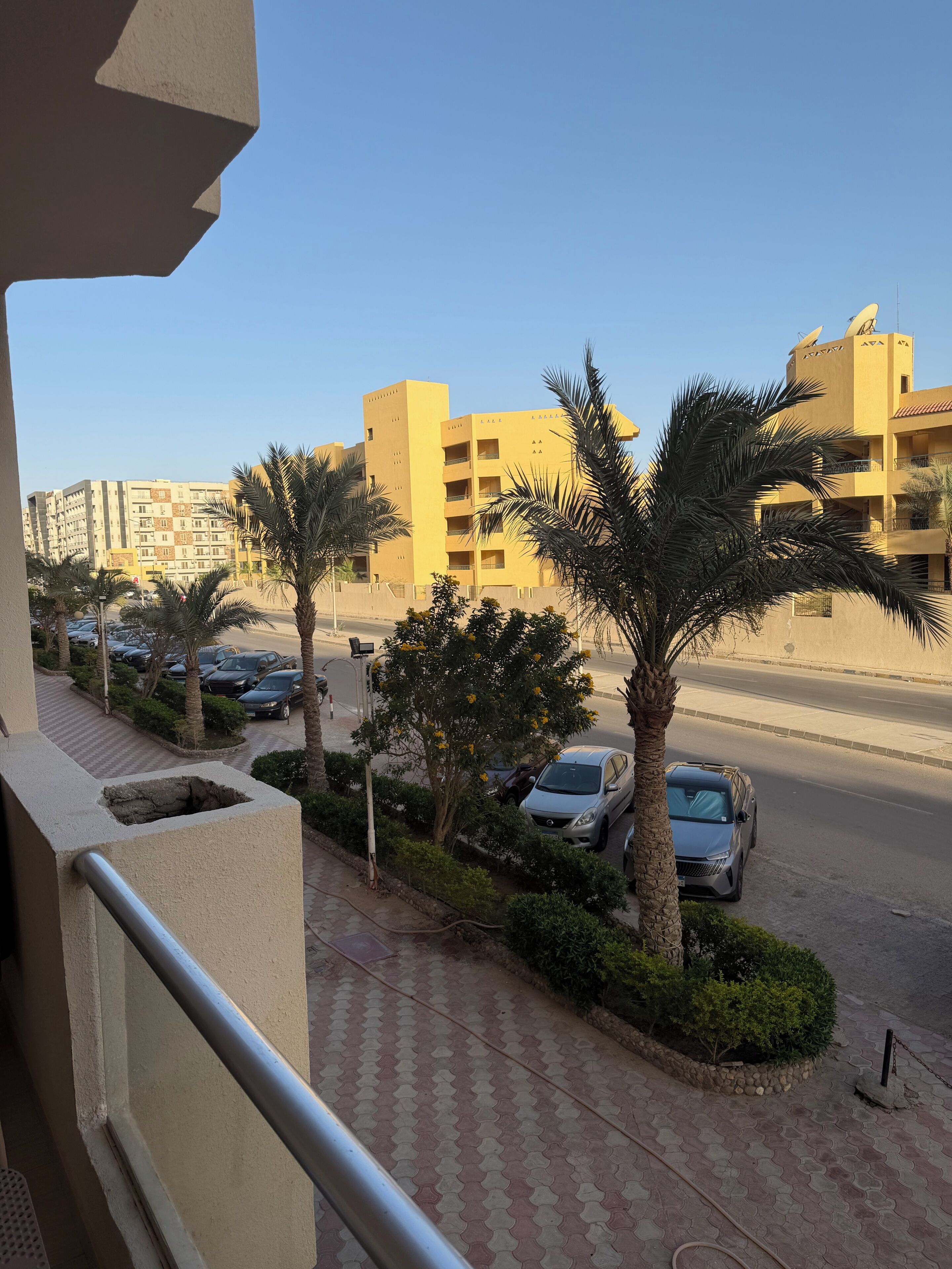 المنطقة المحيطة بالمنشأة