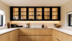 Private kitchen - Spacious, Countryside Home & Yoga Studio (Marloes)