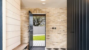 Interior - Spacious, Countryside Home & Yoga Studio (Marloes)