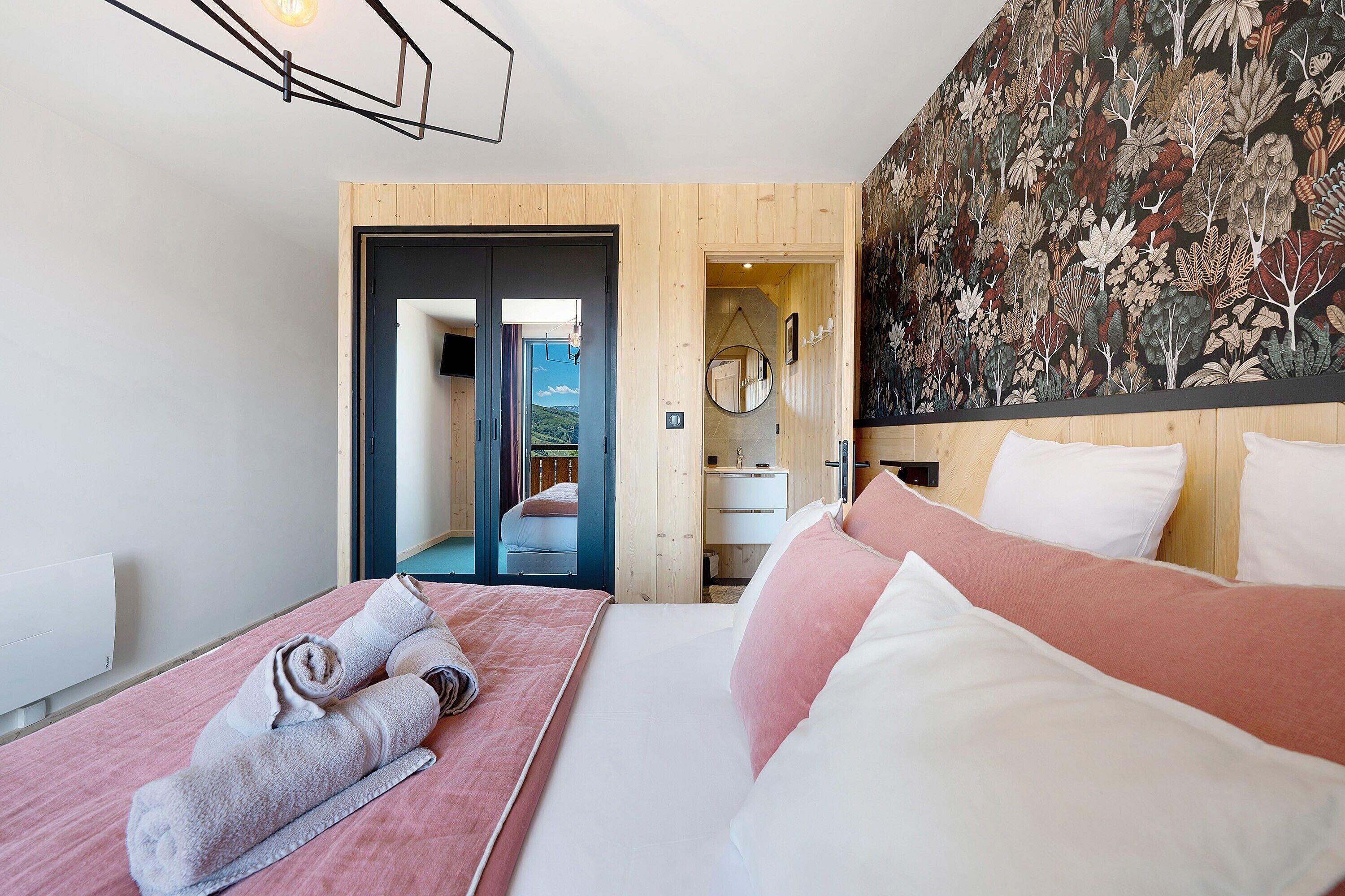 4 slaapkamers, een strijkplank/strijkijzer, wifi, beddengoed