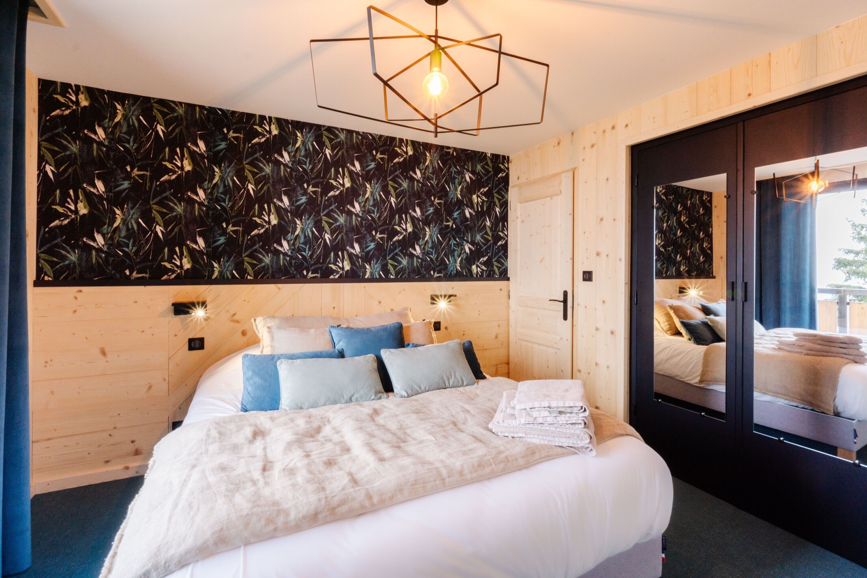 4 chambres, fer et planche à repasser, Wi-Fi, draps fournis