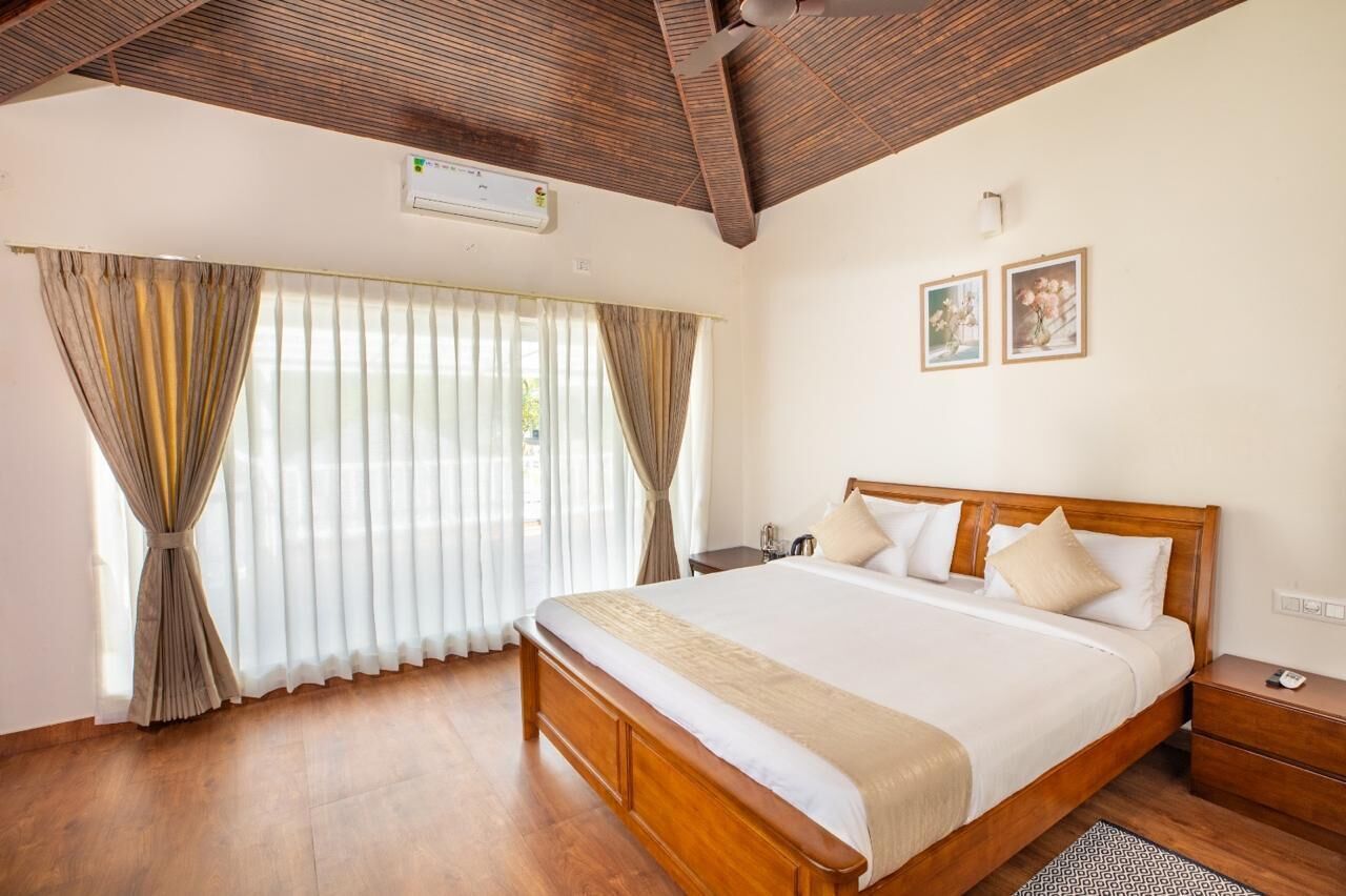 Habitación Confort | Espacio para trabajar con un portátil, cortinas opacas, wifi gratis