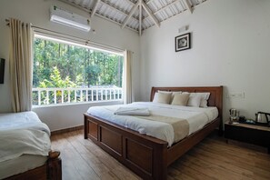 Laptop workspace, blackout curtains, free WiFi - KAVA RETREAT (Chikkamagaluru)