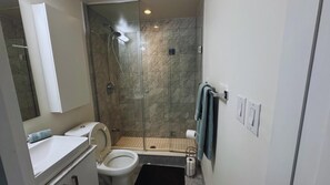 Deluxe Studio | Bathroom - The Narlowe Residences (Toronto)