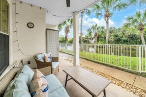 Terrace/patio - ☀️Walk to Beach | 4 Pools | Horizon South 59-104☀️ (Panama City Beach)