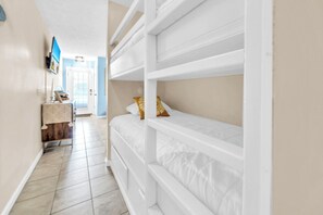 1 bedroom, iron/ironing board, free WiFi, bed sheets - ☀️Walk to Beach | 4 Pools | Horizon South 59-104☀️ (Panama City Beach)