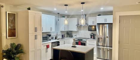 House, 4 Bedrooms, Patio | Private kitchen