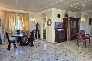 Interior - Exclusive luxury penthouse located in Piazza D’Azeglio in Viareggio, on the third floor with elevator, featuring high-end finishes and a stunning panoramic sea-view terrace.The apartment, approximately 110 sqm, is arranged over two levels and enhanced  (Viareggio)
