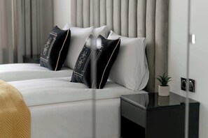 1 habitación, tabla de planchar con plancha, cuna de viaje y wifi 