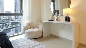 Apartment, Balcony, Canal View | Interior