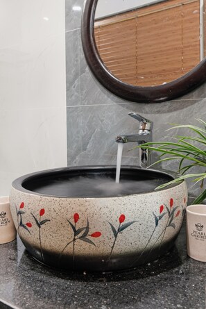 Deluxe Double Room, Garden View | Bathroom - Pearl Garden Tam Coc (Hoa Lư)