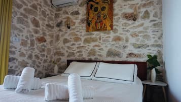 House, 2 Bedrooms, Sea View