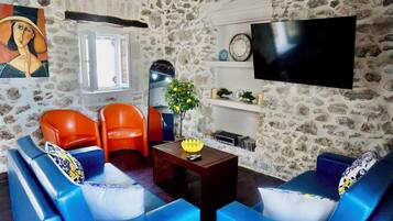 Hus, 2 soverom, sjøutsikt | Oppholdsområde